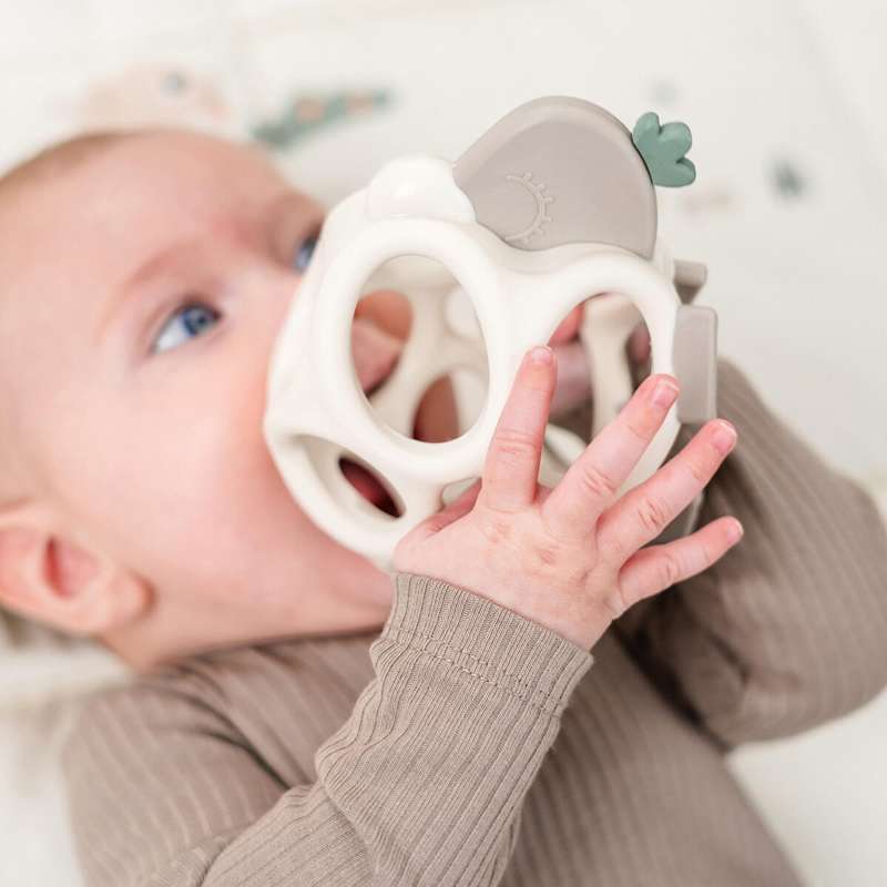 Done By Deer Grip- och Bitleksak - Sheepy - Sand