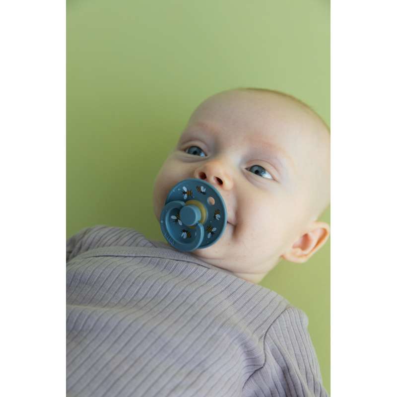 Bibs Rund Colour Napp - strl. 3 - naturgummi - Studio - Bumblebee - Petrol