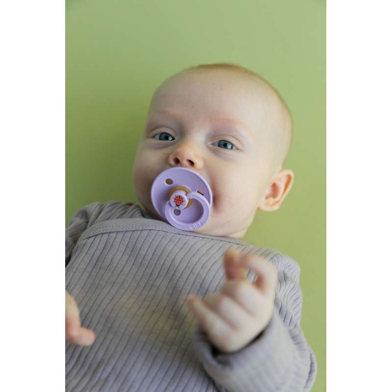 Bibs Rund Colour Napp - strl. 1 - naturgummi - Studio - Nyckelpiga - Violett Himmel