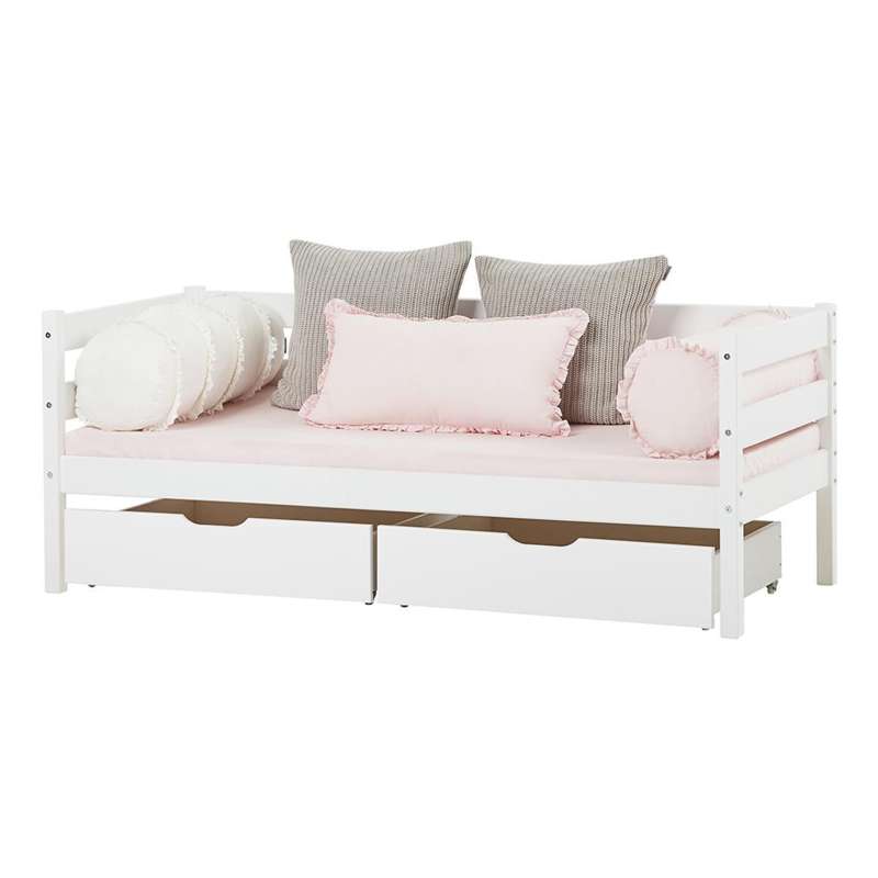 Hoppekids Avlång Kudde m. Volanger - WINTER WONDERLAND - Rosa
