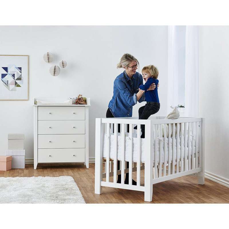 Hoppekids Quiltat Sängskydd - 60x120 cm. - Vit