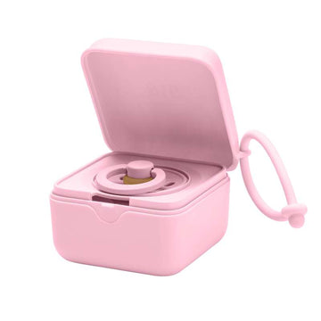 BIBS Tillbehör Napphållare - Silikon - Suttebox med plats för 3 nappar - Baby Rosa 