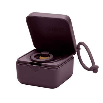 BIBS Tillbehör Napphållare - Silikon - Suttebox med plats för 3 nappar - Plommon 
