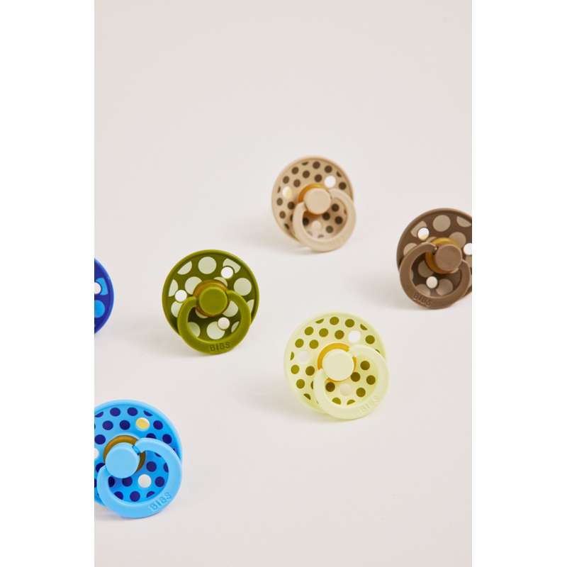 BIBS Rund Colour Sut - 2-Pak - Str. 1 - Naturgummi - Mix Polka Studio - Vanilla/Dark Oak
