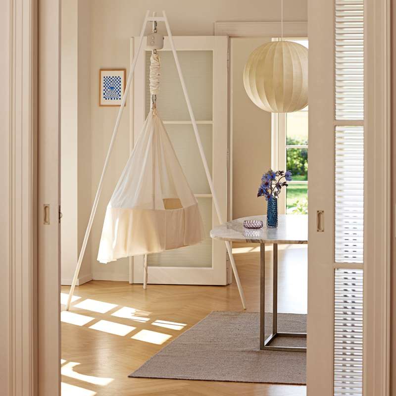 Hjälpa Bundle - Premium - Babykorg m. Vuggemotor och Vuggestativ - Naturlig 