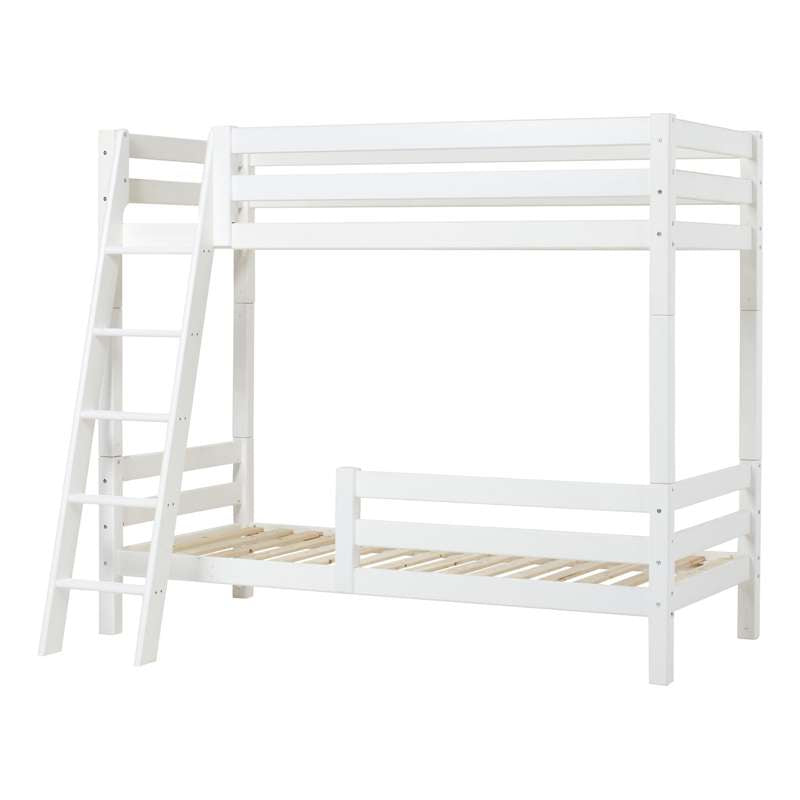 Hoppekids ECO Luxury - Hög Säng - 90x200 cm. - Två Sänghäster och Sned Stege - Vit 
