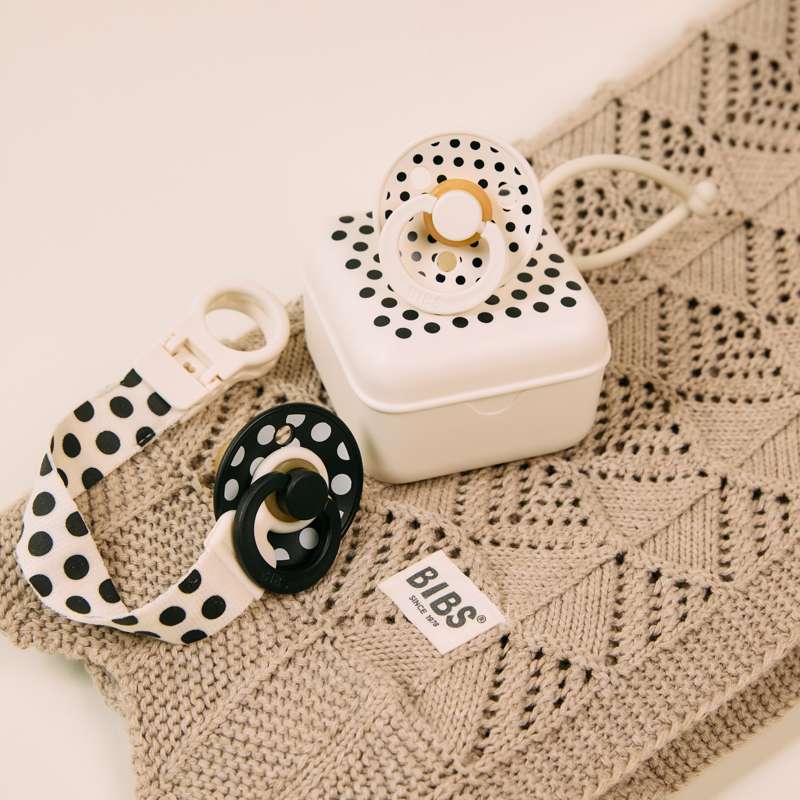 BIBS Baby Gåvoset - Soothe & Go - strl. 2 - Polka Studio - Ivory/Svart 
