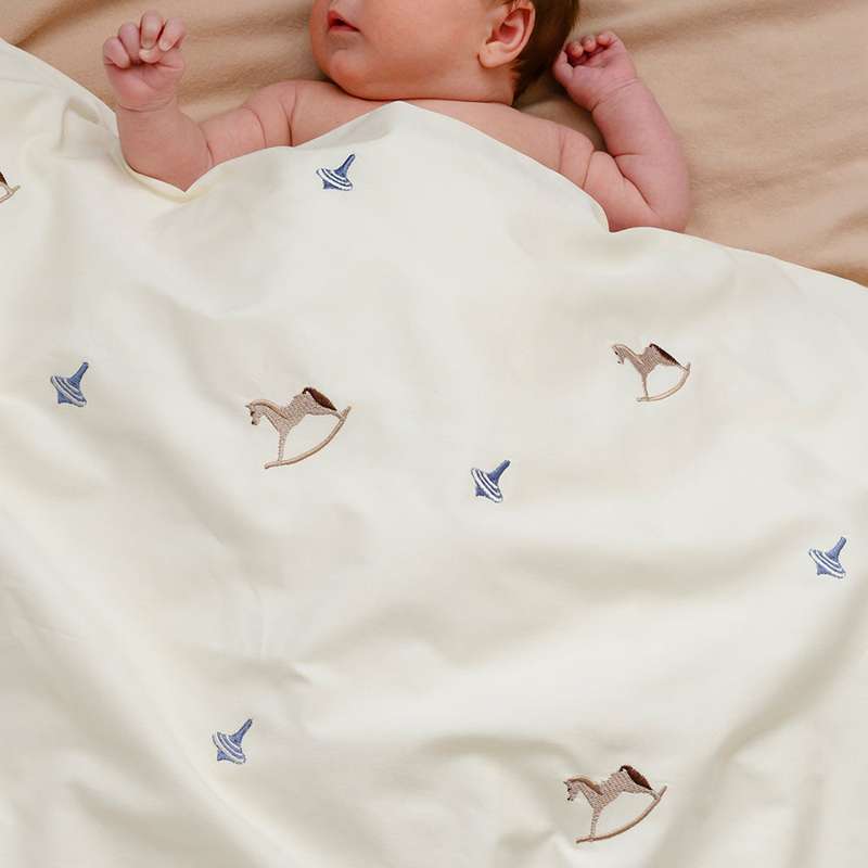 Cam Cam Copenhagen Sängkläder - Baby - Broderat - GOTS - Vintage Leksaker 