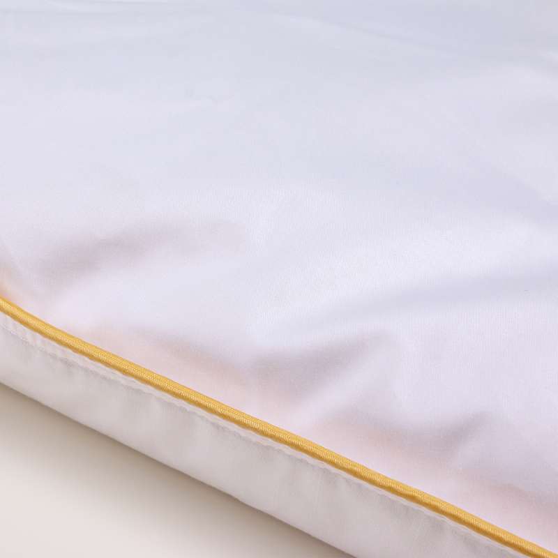 Quilts of Denmark Lyckliga Barn - Babykudde - 35g Gåsdun 