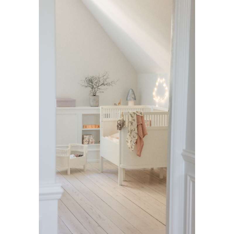 Sebra Sängen och Skötbordet m. Tillbehör - Classic White - Deluxe Bundle 3 